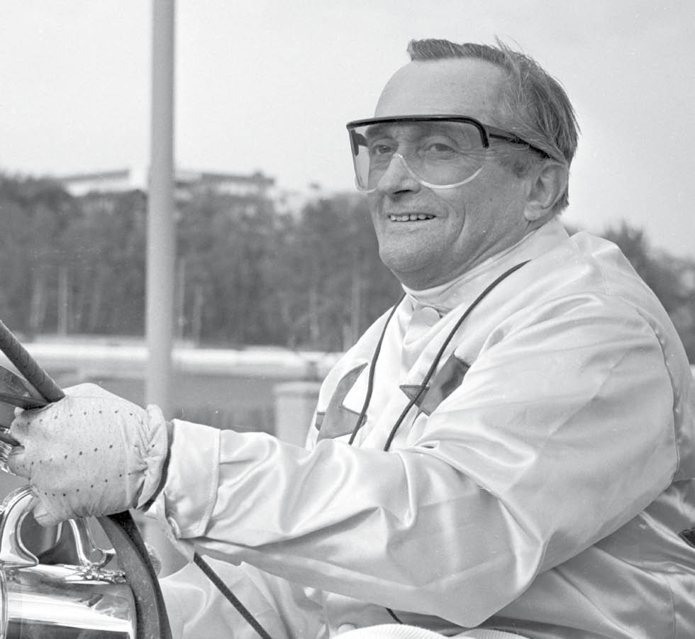MED POKAL I SULKY EFTER ELITLOPPSSEGER 1968.BILD GAMLA ARKIVET. Fotograf: Referens: Place: